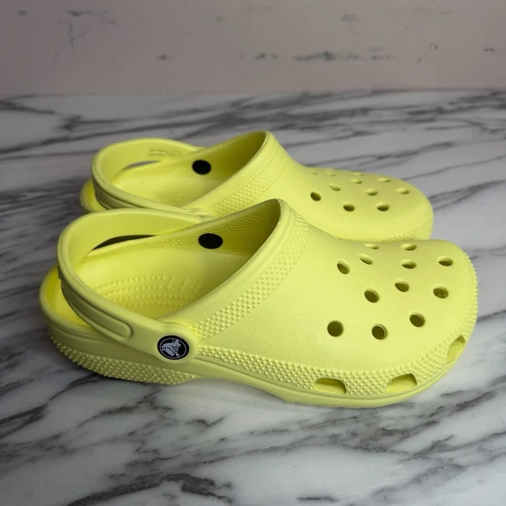 Crocs Classic Clog Slip On Shoes Neon Yellow Men's 6 Women's 8 Water Friendly
